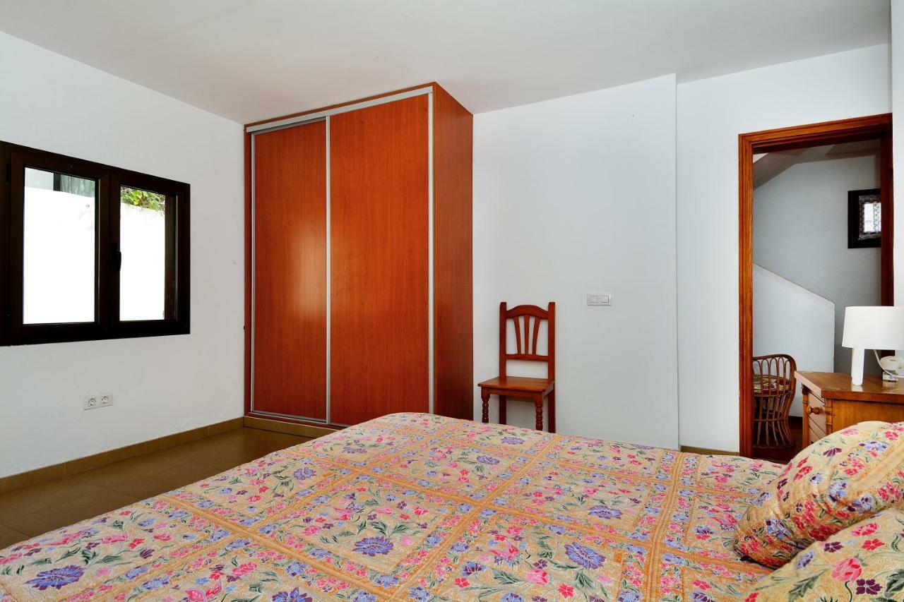 3br House - Solarium & Shower Terrace Villa